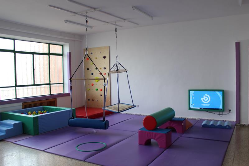 El Ayuntamiento de Iniesta dota a Cocemfe de una sala de integración sensorial